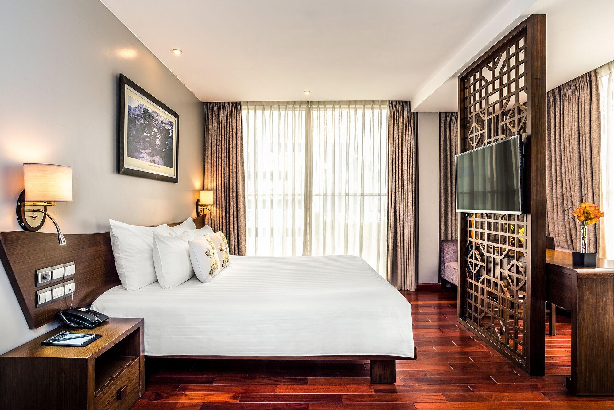 Khách sạn Silverland Sakyo 4*